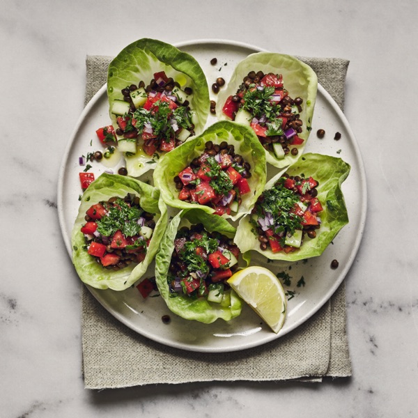 Coupelles de taboulé de lentilles à la tomate et au persil