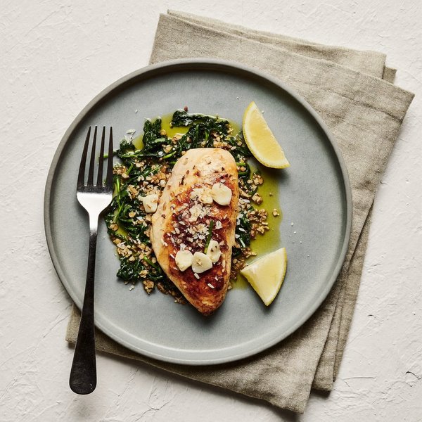 Pollo con Espinacas Salteadas y Quinoa