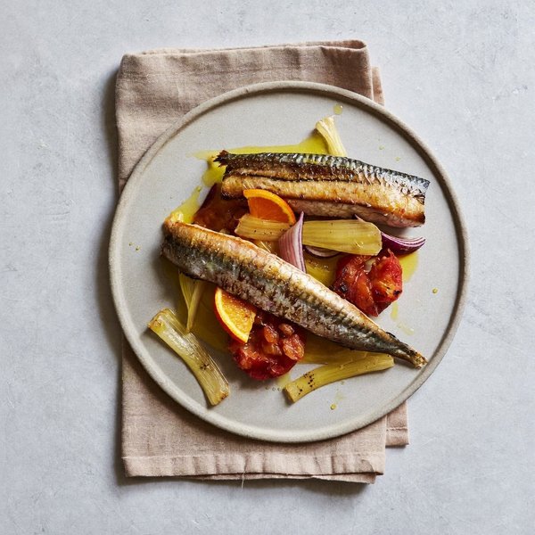 Mero al Horno de Mallorca con Tomate, Hinojo y Naranja Lentos