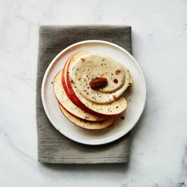 Manzana en Rebanadas con Mantequilla de Almendra