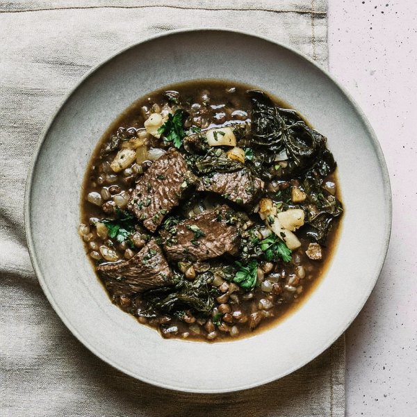 Cocido de Lentejas y Carne de Res con Acelga Marchita