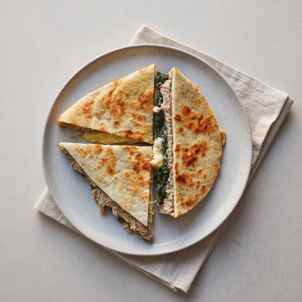 Käsige Thunfisch-Spinat-Quesadilla zum Frühstück