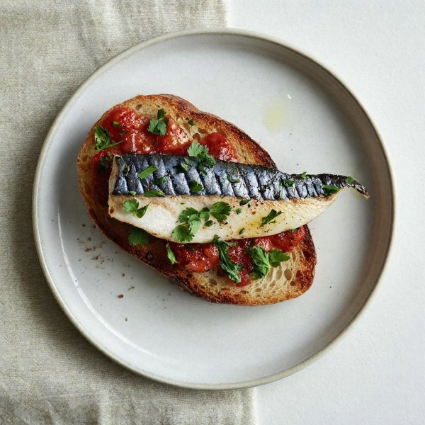 Pintxo de Desayuno con Caballa Sellada Andaluza y Sofrito de Tomate