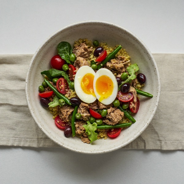 Bowl de atún a la niçoise con granos integrales