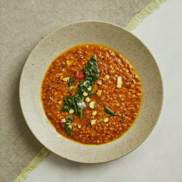 Sopa de Lentejas con Espinacas Marchitas