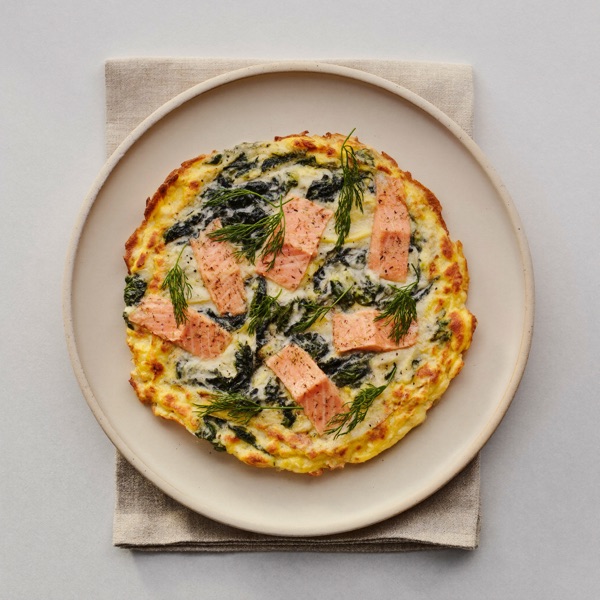 Frittata au saumon et aux épinards pour le petit-déjeuner